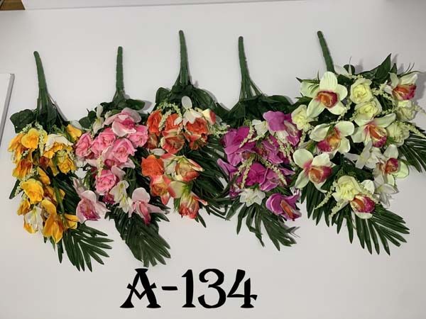 Штучний букет A-134, Віялова композиція з троянд та орхідей  