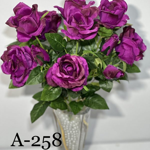 Штучний букет A-258, Напівзакриті бутони шикарних троянд  