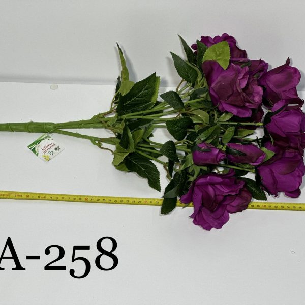 Штучний букет A-258, Напівзакриті бутони шикарних троянд  