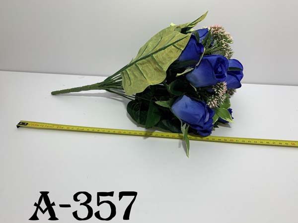 Искусственный букет A-357, Бутончики роз с садовыми цветами  