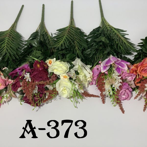 Штучний букет A-373, Бутони троянд з ліліями та декором  