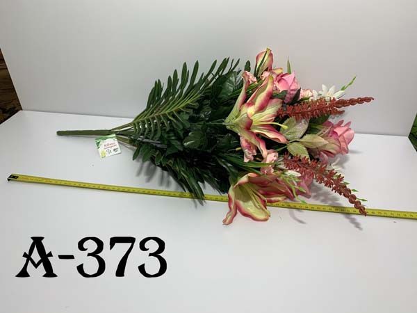 Искусственный букет A-373, Бутоны роз с лилиями и декором  