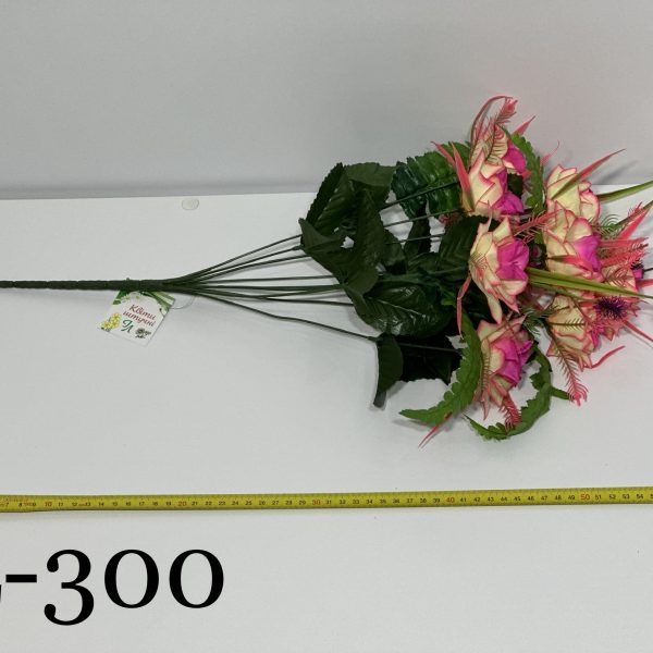 Штучний букет L-300, Троянди з оригінальними прикрасами  