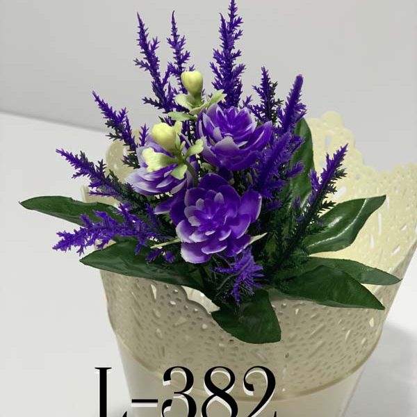 Искусственный букет L-382, Пластмассовые лилии с украшениями  