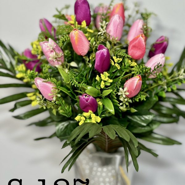 Штучний букет S-127, Тюльпани з декором із польових квітів  