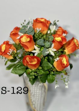 Штучний букет S-129, Закриті бутони троянд із декором  