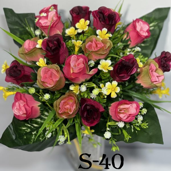 Искусственный букет S-40, Двухцветные розы в бутонах  