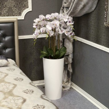 violetta3 350x350 - Как использовать растения из искусственных материалов в декорировании комнат